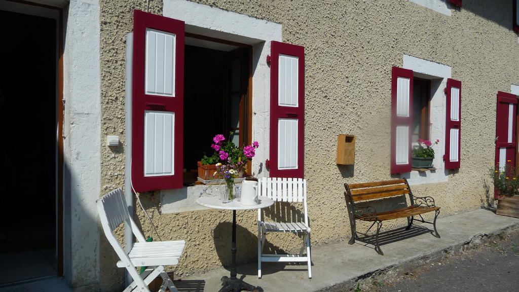 La Chouette A L'Heure Du Pinson Bed & Breakfast Saint-Pierre-d'Entremont  Exterior photo